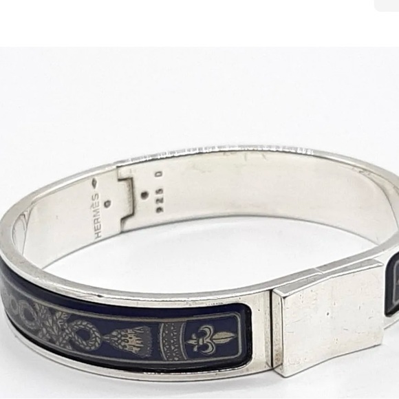Very Rare Hermes Clic Bracelet in 925 Sterling Silver - Navy Fleur de Lis - PM - Picture 2 of 11